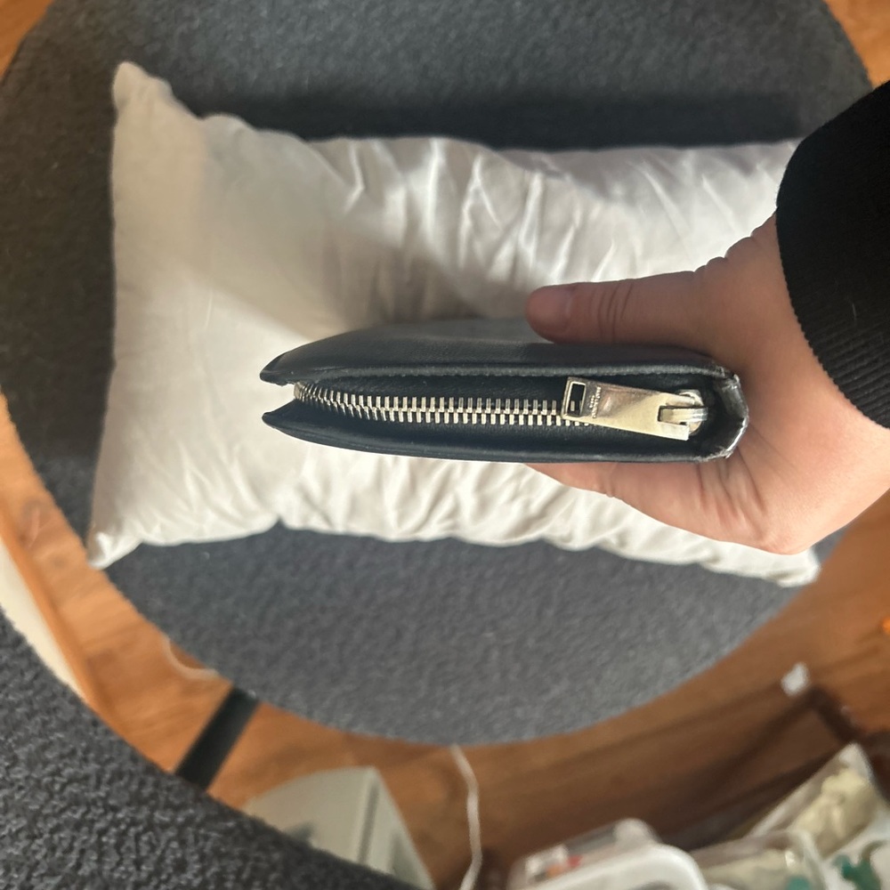 Saint Laurent Zip-Around Organizer Wallet Like New - Picture 4 of 12